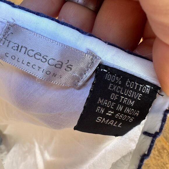 Francesca’s White With Blue Floral Embroidery Shirt Size S - Picture 3 of 10